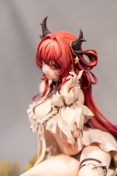 明日方舟 史尔特尔 泳装珊瑚海岸