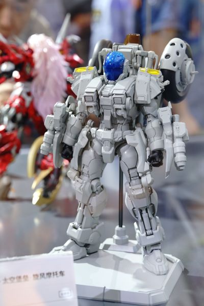 至臻X级·太空堡垒·旋风摩托车