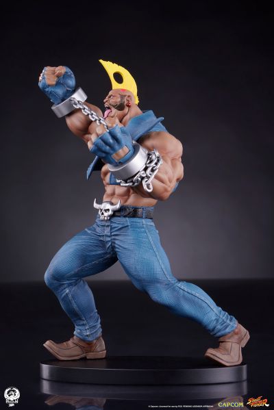 912832 街头霸王 嘉米·怀特+伯迪