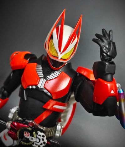 S.H.Figuarts    假面骑士极狐 推进器马格南形态+火旺形态配件包