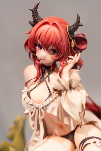 明日方舟 史尔特尔 泳装珊瑚海岸