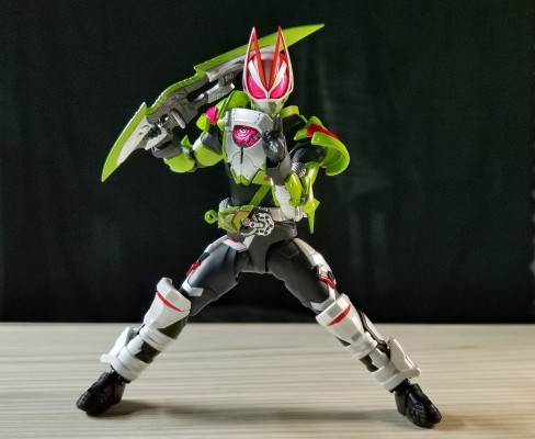 S.H.Figuarts    假面骑士极狐 推进器马格南形态+火旺形态配件包