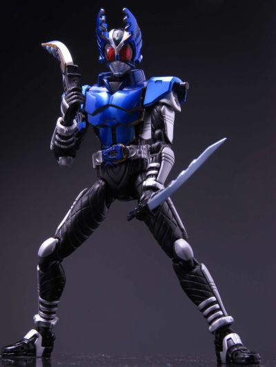 S.H.Figuarts 假面骑士钢斗王