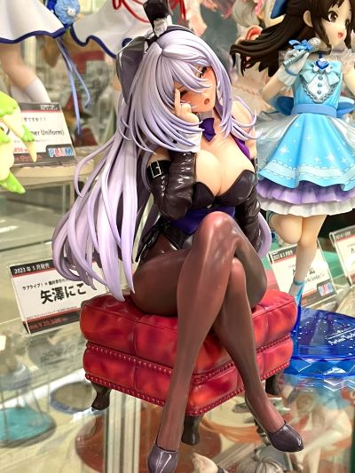 害羞的她 天笠缀 兔女郎