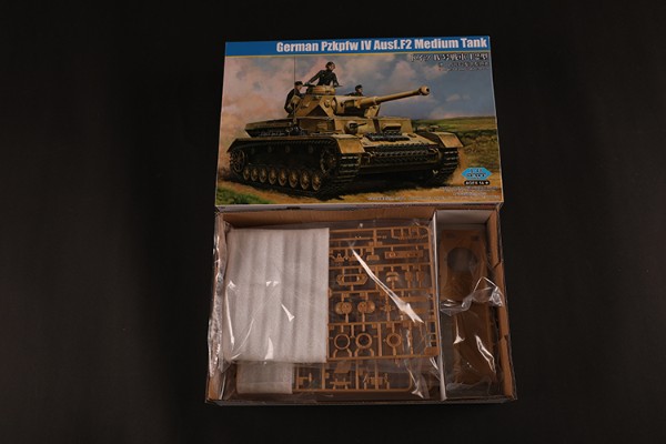 编号:84840 1/48 装甲车辆系列 德四号F2型中型坦克
