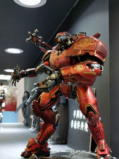 环太平洋 暴风赤红