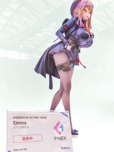 胜利女神：妮姬 艾玛