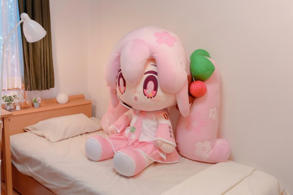 DOQUTE 樱花未来 超特大毛绒玩偶
