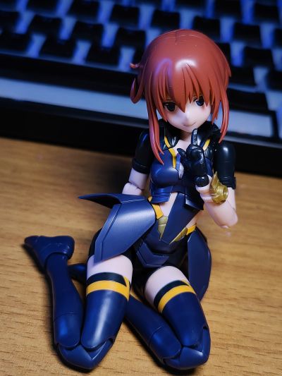 女神装置 机甲爱丽丝 金潟直美​ 卧薪