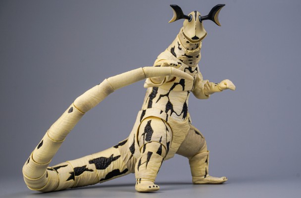 S.H.Figuarts 艾雷王