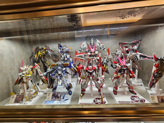 METAL BUILD  机动战士高达SEED ASTRAY  异端高达金色机（新生强袭版）