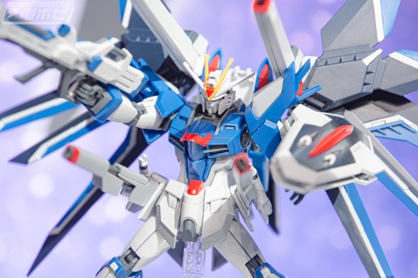 HG   1/144 飞升自由高达