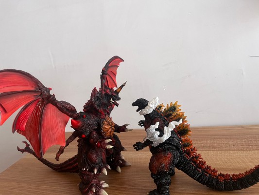 S.H.MonsterArts 哥斯拉大战戴斯特洛伊亚 哥斯拉（1995） 终极红莲哥斯拉