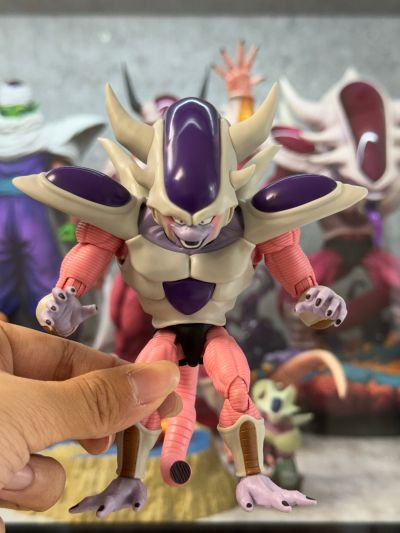 S.H.Figuarts  弗利萨 第三形态