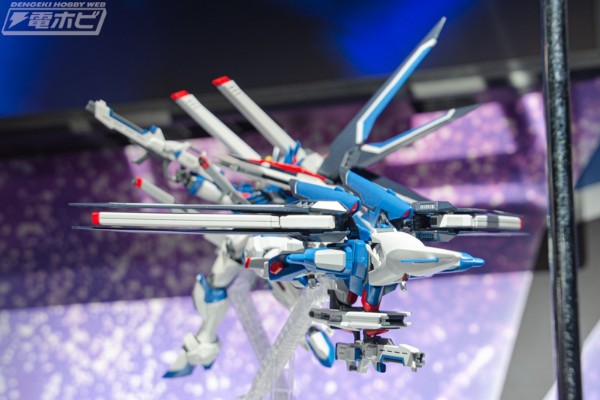 HG   1/144 飞升自由高达