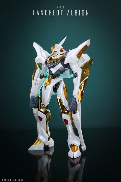 METAL ROBOT魂＜SIDE KMF＞ Code Geass 反叛的鲁路修R2 Z-01Z 兰斯洛特·阿尔比昂
