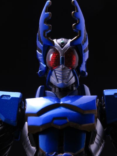 S.H.Figuarts 假面骑士钢斗王