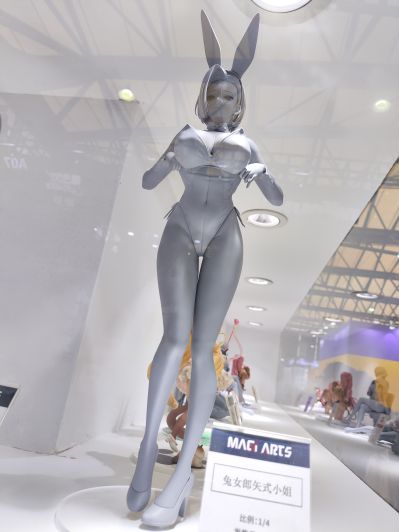 兔女郎矢式小姐