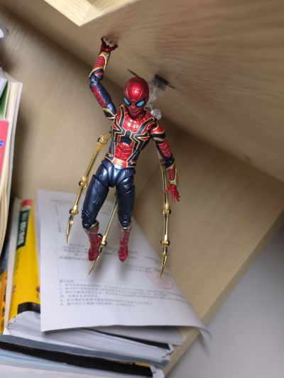 S.H.Figuarts  钢铁蜘蛛侠（蜘蛛侠：英雄无归）