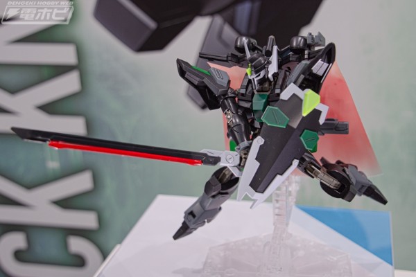 HG 1/144  黑骑士小队 暴恶（格里芬·阿尔巴莱斯特专用机）