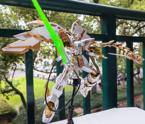 MG  新机动战记高达W 无尽的华尔兹 艾比安高达 [交叉对比色/ 透明白]