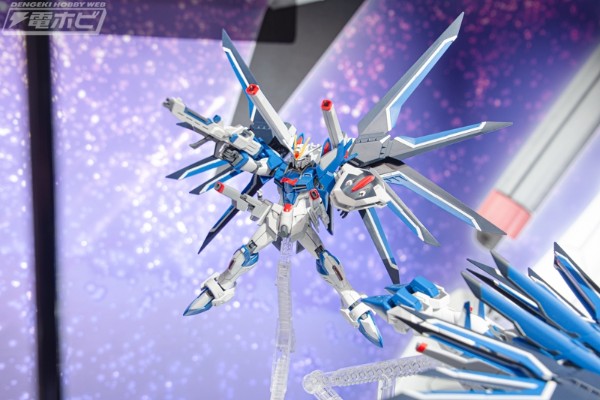 HG   1/144 飞升自由高达