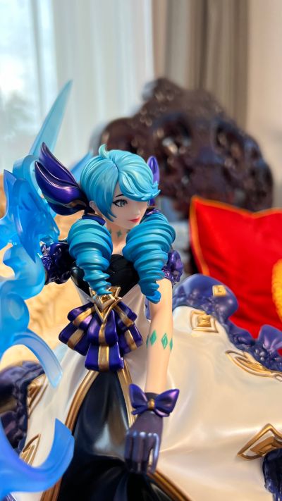 英雄联盟 灵罗娃娃 格温