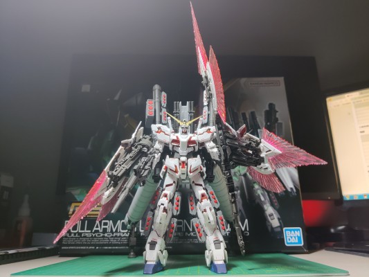 RG 1/144  全装独角兽高达