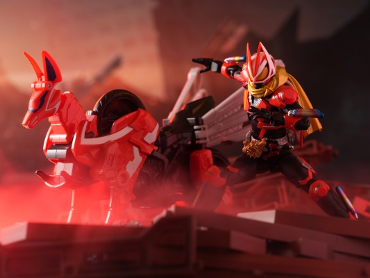 S.H.Figuarts    假面骑士极狐 推进器马格南形态+火旺形态配件包