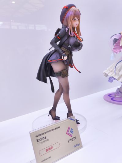 胜利女神：妮姬 艾玛