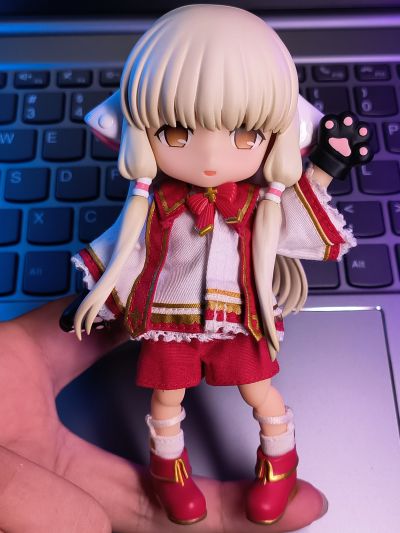 粘土娃 archetype 1.1：女孩（almond milk）