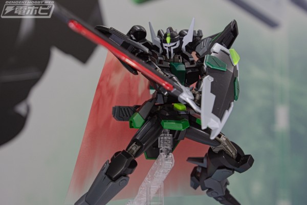 HG 1/144  黑骑士小队 暴恶（格里芬·阿尔巴莱斯特专用机）