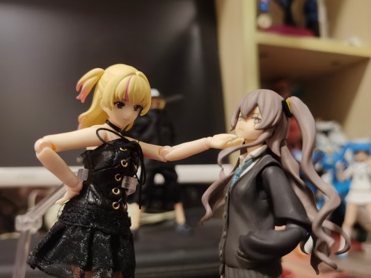 figma#581b 女性素体（有纪）   黑色紧身连衣裙