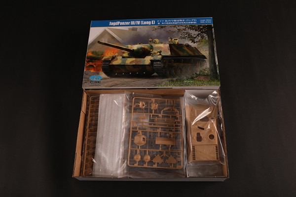 编号:80152 1/35 装甲车辆系列 德III/IV型混合底盘歼击坦克(长身管E型)