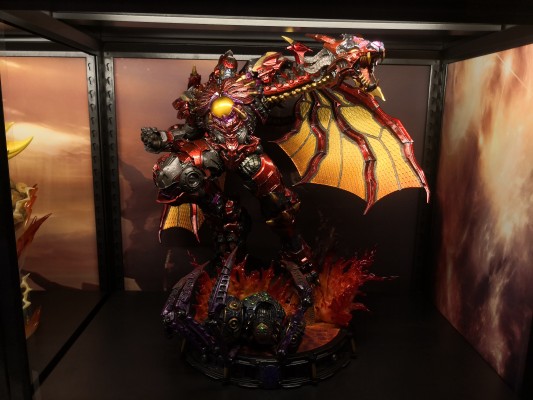 PMTFBW-03 变形金刚：超能勇士 红龙 / 威震天：第二金属变体形态