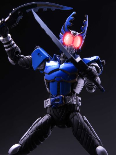 S.H.Figuarts 假面骑士钢斗王