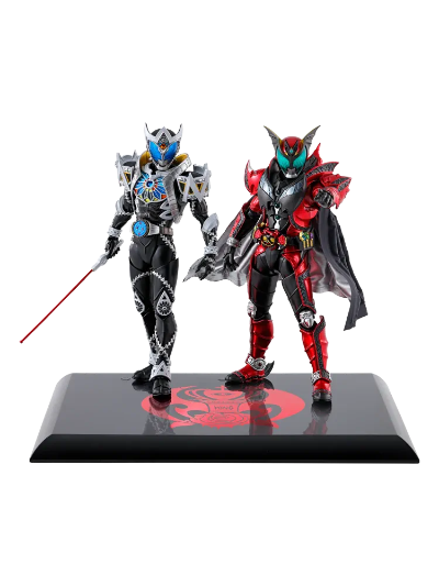 S.H.Figuarts（真骨雕制法）假面骑士蛇牙+假面骑士暗黑月骑