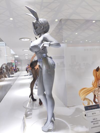 兔女郎矢式小姐