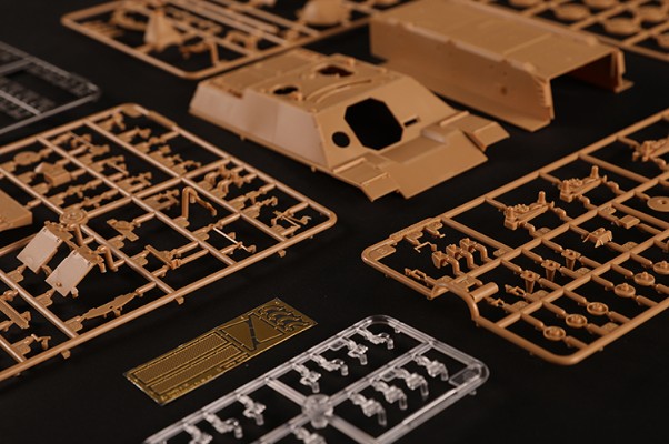 编号:80152 1/35 装甲车辆系列 德III/IV型混合底盘歼击坦克(长身管E型)