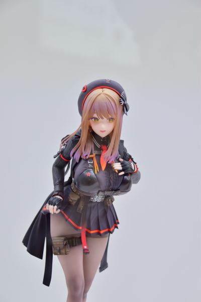 胜利女神：妮姬 艾玛