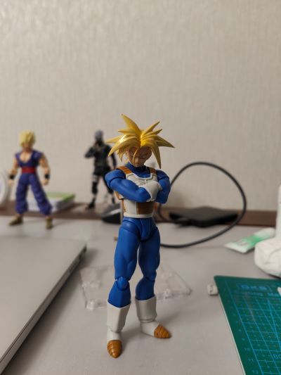 S.H.Figuarts  超级赛亚人特兰克斯-身藏超凡之力-
