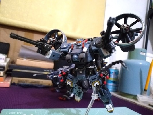 戴亚克隆 迦楼罗变形突击兵（旋翼战斗机装备）