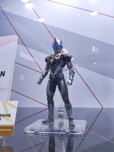 S.H.Figuarts 艾克斯奥特曼 超越型
