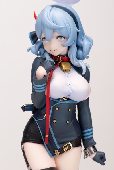 蔚蓝档案 天雨亚子