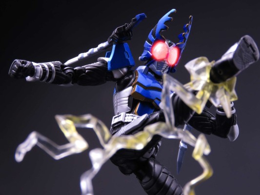 S.H.Figuarts 假面骑士钢斗王