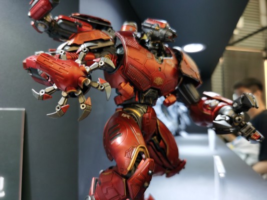 环太平洋 暴风赤红