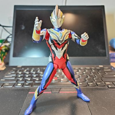 S.H.Figuarts 特利迦奥特曼 真特利迦