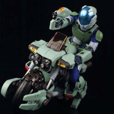 RIOBOT 机甲创世纪 VR-052T Mospeada 雷