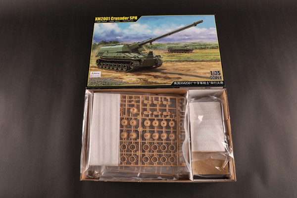 编号:63546 1/35 装甲车辆系列 美国XM2001”十字军战士”自行火炮