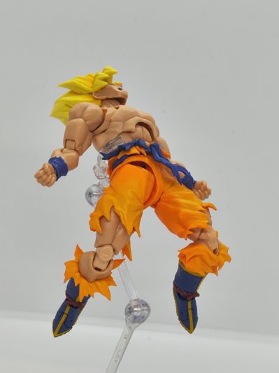 S.H.Figuarts 超级赛亚人孙悟空-传说中的超级赛亚人-